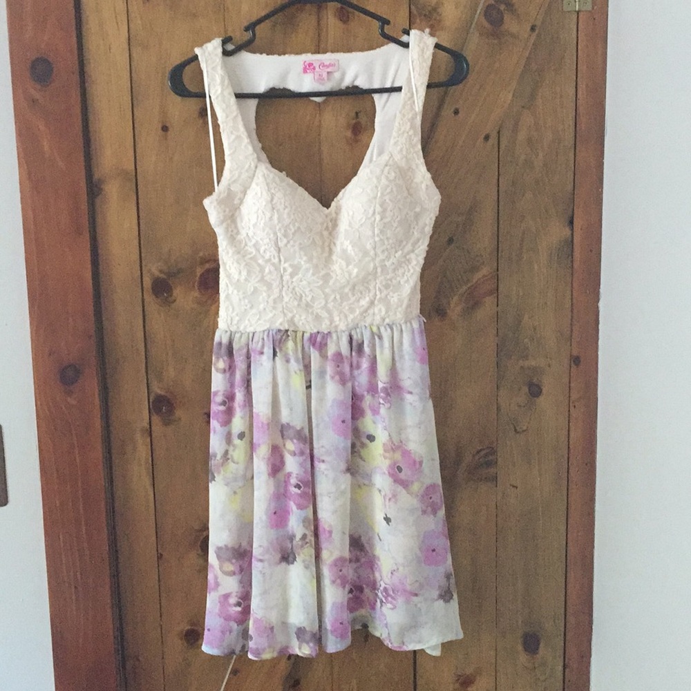 Candie’s dress